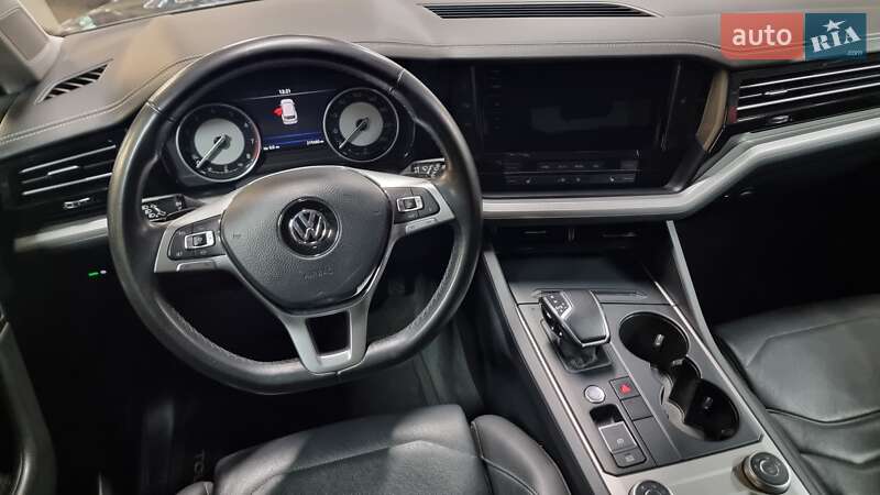 Позашляховик / Кросовер Volkswagen Touareg 2019 в Києві фото 9 Позашляховик / Кросовер Volkswagen Touareg 2019 в Києві