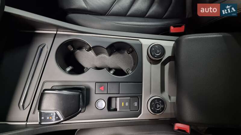 Позашляховик / Кросовер Volkswagen Touareg 2019 в Києві фото 13 Позашляховик / Кросовер Volkswagen Touareg 2019 в Києві