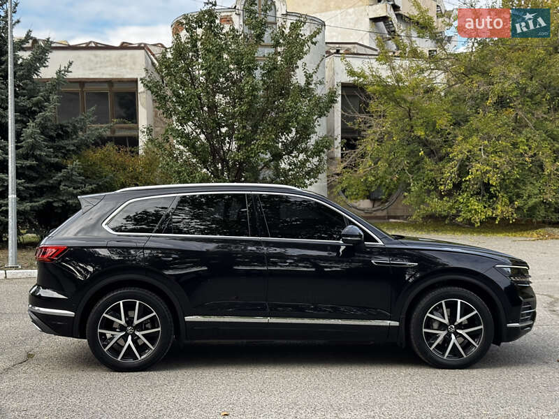 Внедорожник / Кроссовер Volkswagen Touareg 2021 в Днепре