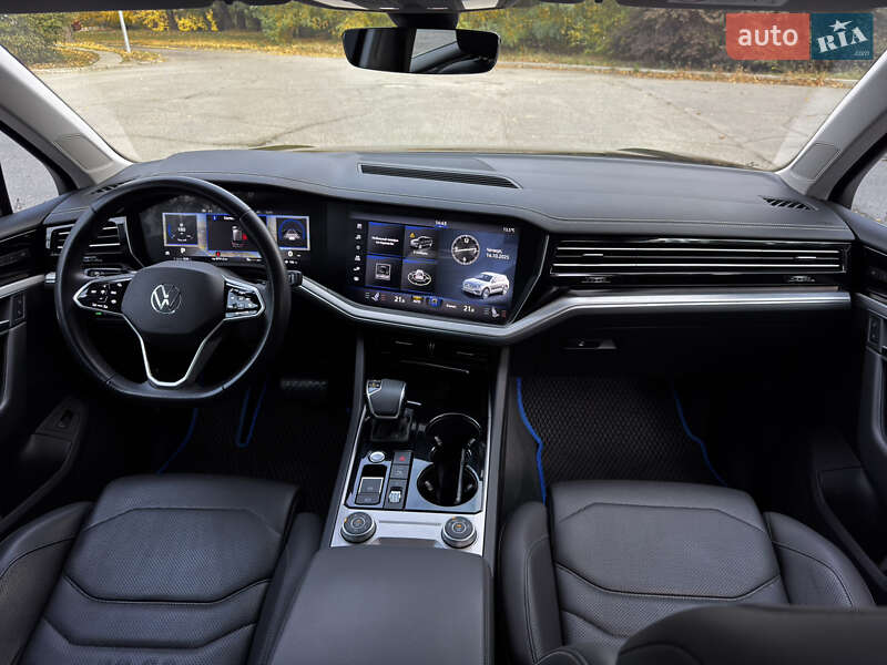 Внедорожник / Кроссовер Volkswagen Touareg 2021 в Днепре