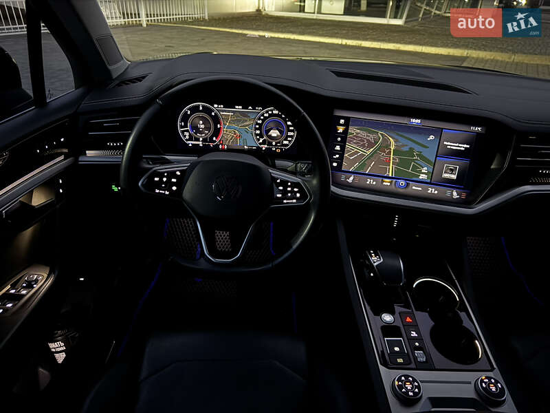 Внедорожник / Кроссовер Volkswagen Touareg 2021 в Днепре