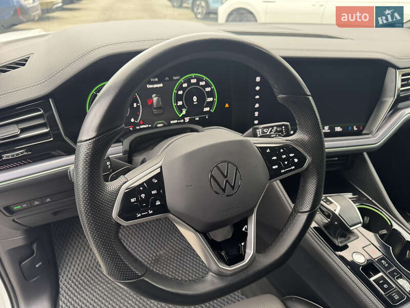 Внедорожник / Кроссовер Volkswagen Touareg 2024 в Хмельницком фото 12 Внедорожник / Кроссовер Volkswagen Touareg 2024 в Хмельницком