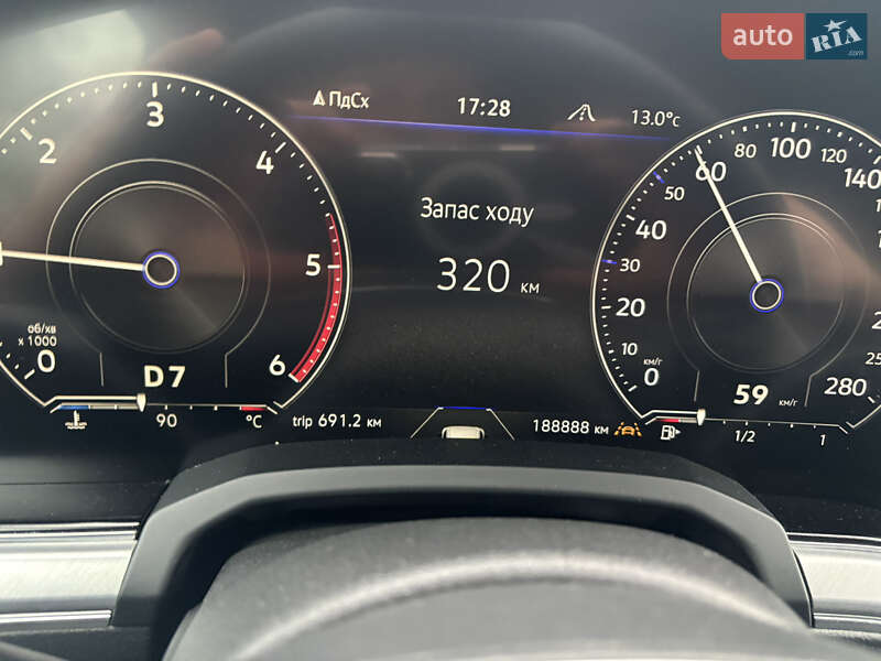 Внедорожник / Кроссовер Volkswagen Touareg 2019 в Львове