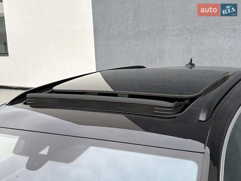 Внедорожник / Кроссовер Volkswagen Touareg 2019 в Львове