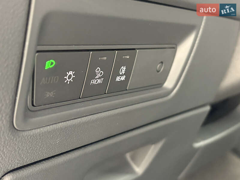 Внедорожник / Кроссовер Volkswagen Touareg 2019 в Львове