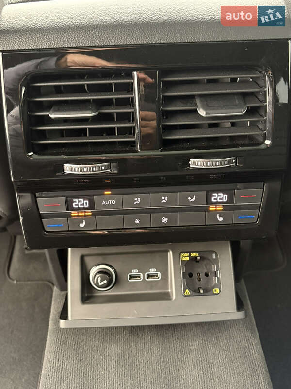 Внедорожник / Кроссовер Volkswagen Touareg 2019 в Львове