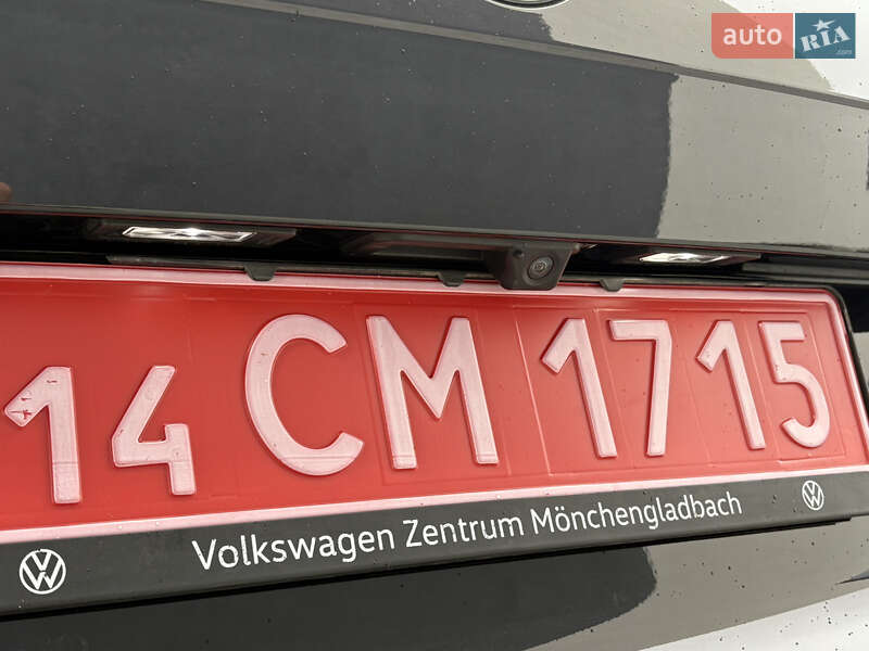 Внедорожник / Кроссовер Volkswagen Touareg 2019 в Львове