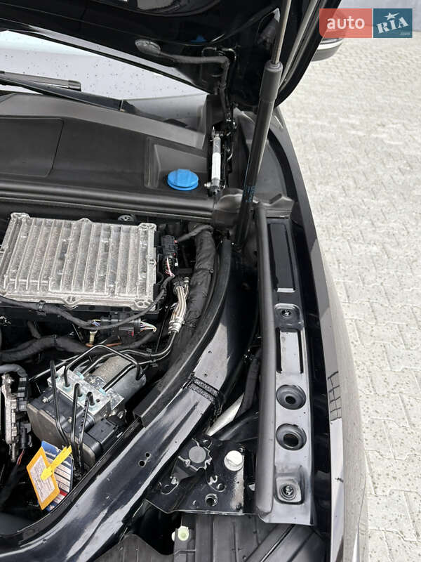 Внедорожник / Кроссовер Volkswagen Touareg 2019 в Львове