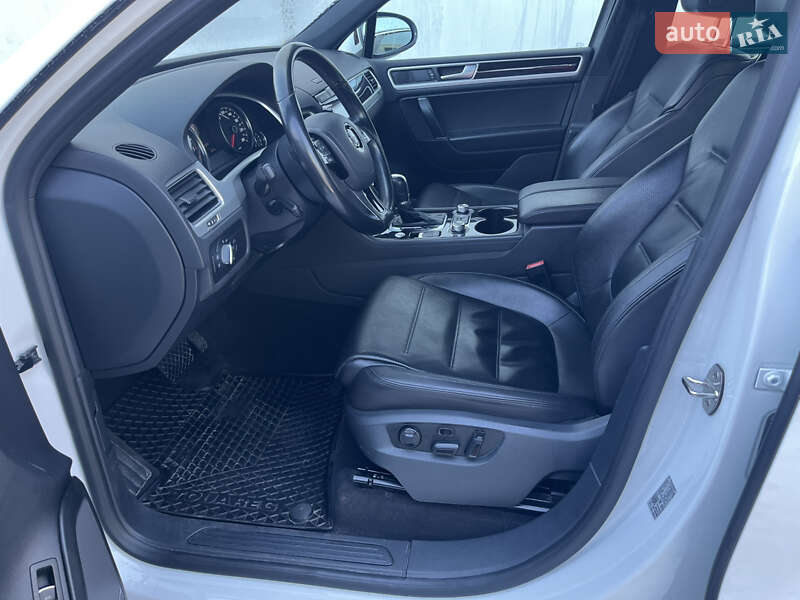 Внедорожник / Кроссовер Volkswagen Touareg 2018 в Киеве фото 17 Внедорожник / Кроссовер Volkswagen Touareg 2018 в Киеве