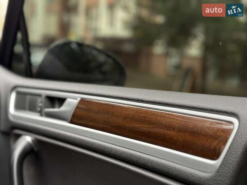 Позашляховик / Кросовер Volkswagen Touareg 2015 в Івано-Франківську фото 24 Позашляховик / Кросовер Volkswagen Touareg 2015 в Івано-Франківську