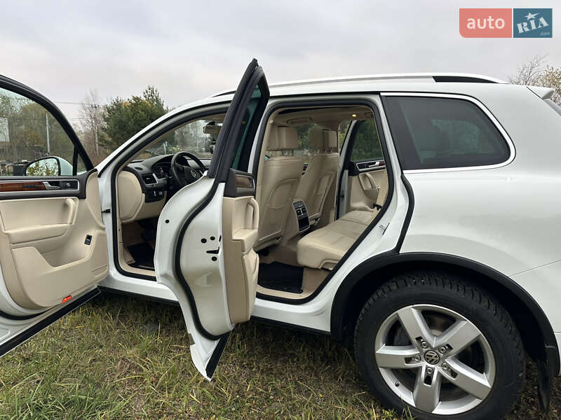 Внедорожник / Кроссовер Volkswagen Touareg 2014 в Киеве фото 23 Внедорожник / Кроссовер Volkswagen Touareg 2014 в Киеве