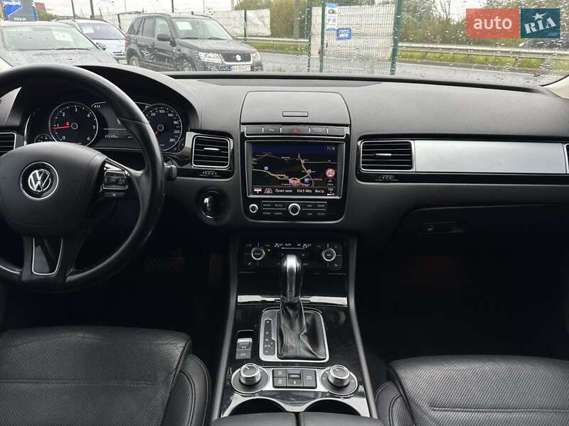 Внедорожник / Кроссовер Volkswagen Touareg 2017 в Тернополе