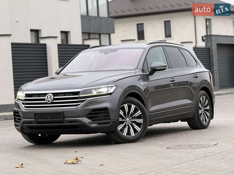 Позашляховик / Кросовер Volkswagen Touareg 2018 в Одесі