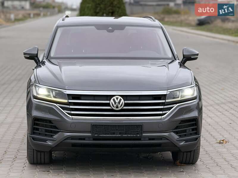 Позашляховик / Кросовер Volkswagen Touareg 2018 в Одесі