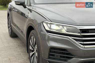 Внедорожник / Кроссовер Volkswagen Touareg 2018 в 