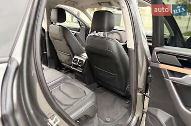 Внедорожник / Кроссовер Volkswagen Touareg 2018 в 