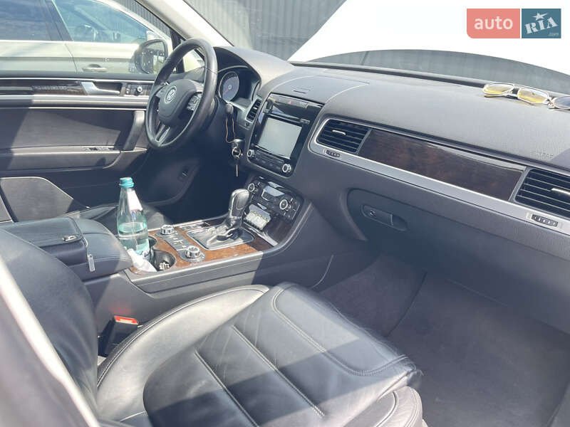 Внедорожник / Кроссовер Volkswagen Touareg 2011 в Киеве фото 19 Внедорожник / Кроссовер Volkswagen Touareg 2011 в Киеве