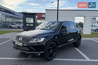 Внедорожник / Кроссовер Volkswagen Touareg 2016 в Мукачево