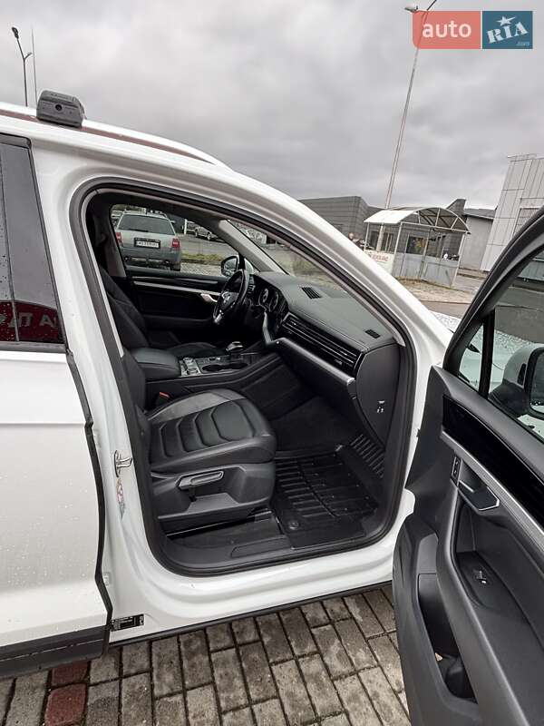 Позашляховик / Кросовер Volkswagen Touareg 2018 в Тячеві фото 20 Позашляховик / Кросовер Volkswagen Touareg 2018 в Тячеві