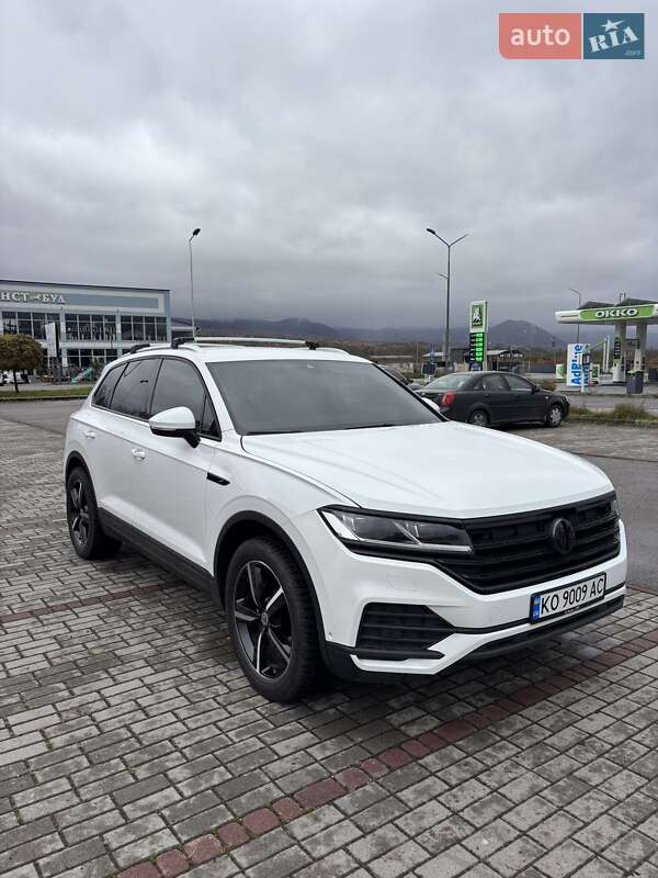 Позашляховик / Кросовер Volkswagen Touareg 2018 в Тячеві фото 4 Позашляховик / Кросовер Volkswagen Touareg 2018 в Тячеві