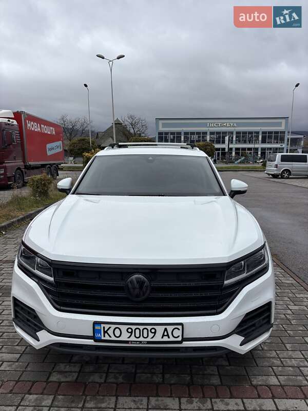 Позашляховик / Кросовер Volkswagen Touareg 2018 в Тячеві фото 8 Позашляховик / Кросовер Volkswagen Touareg 2018 в Тячеві