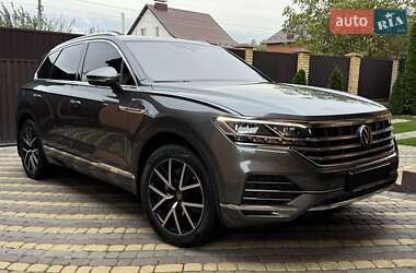 Внедорожник / Кроссовер Volkswagen Touareg 2020 в 