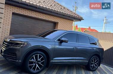 Внедорожник / Кроссовер Volkswagen Touareg 2020 в 