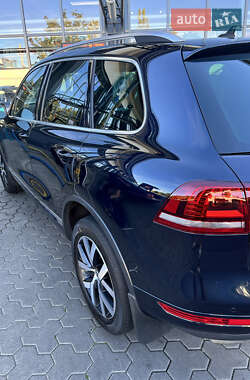 Внедорожник / Кроссовер Volkswagen Touareg 2013 в 