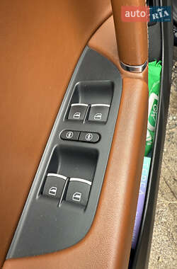 Внедорожник / Кроссовер Volkswagen Touareg 2013 в 