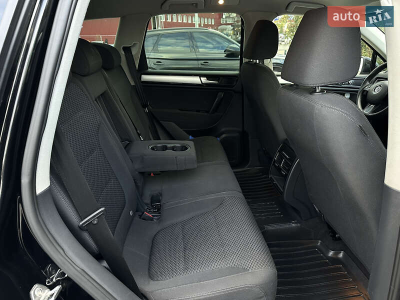 Позашляховик / Кросовер Volkswagen Touareg 2012 в Тернополі