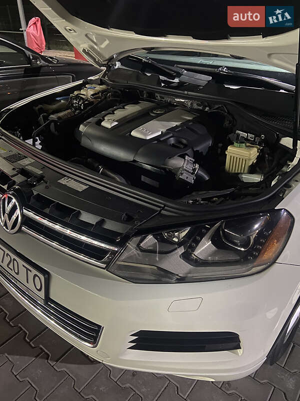 Позашляховик / Кросовер Volkswagen Touareg 2012 в Кривому Розі