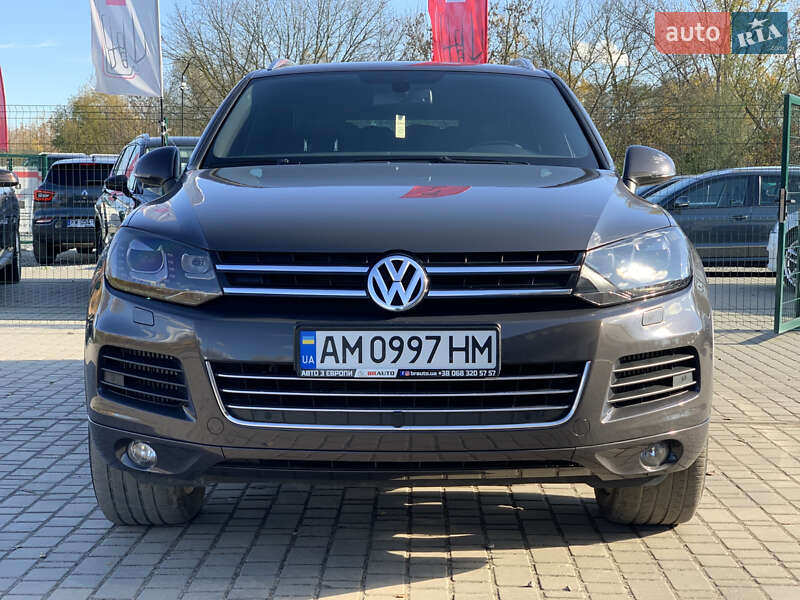 Внедорожник / Кроссовер Volkswagen Touareg 2011 в Бердичеве