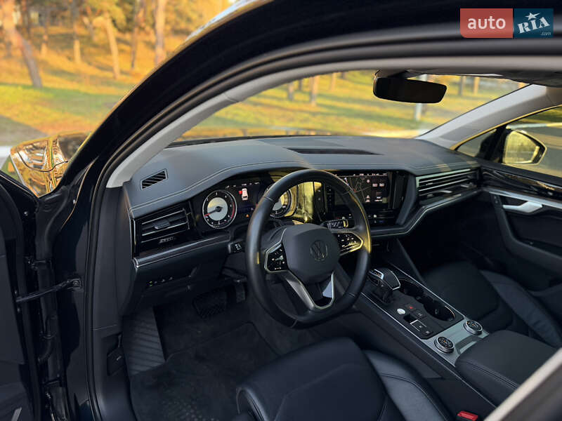 Позашляховик / Кросовер Volkswagen Touareg 2021 в Києві фото 19 Позашляховик / Кросовер Volkswagen Touareg 2021 в Києві