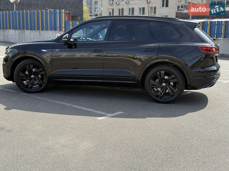 Позашляховик / Кросовер Volkswagen Touareg 2023 в Києві