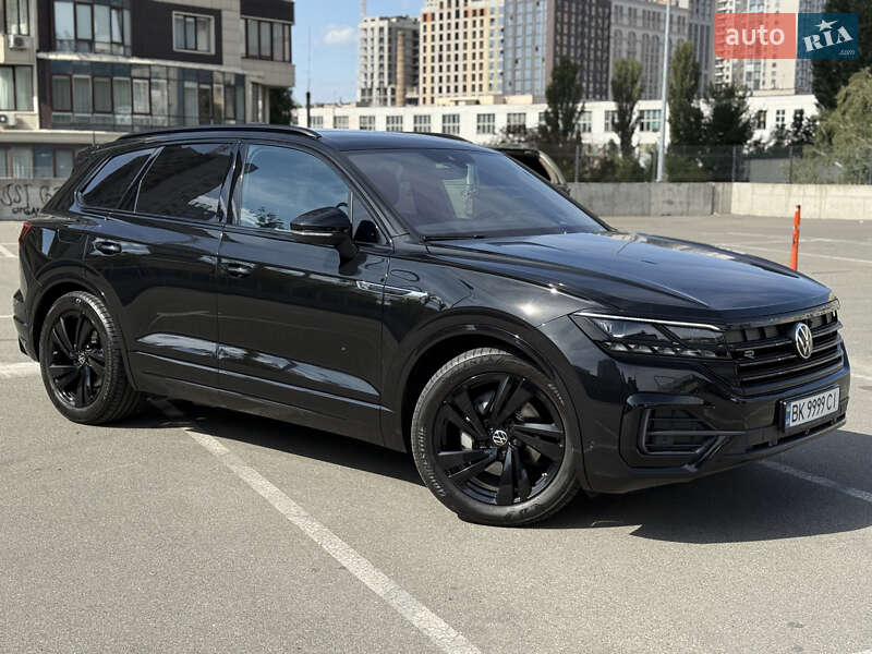 Позашляховик / Кросовер Volkswagen Touareg 2023 в Києві