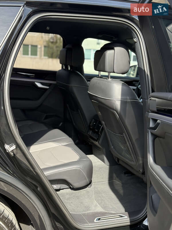 Позашляховик / Кросовер Volkswagen Touareg 2023 в Києві