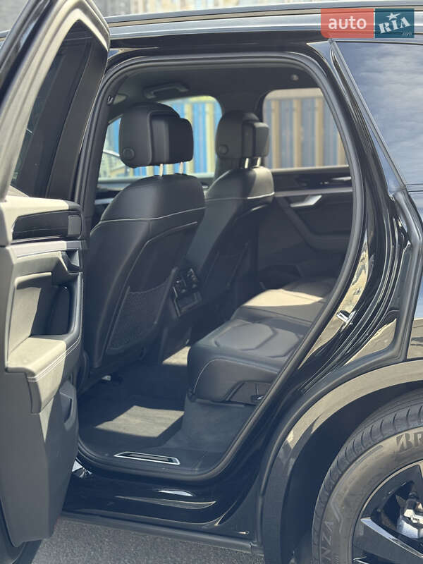 Позашляховик / Кросовер Volkswagen Touareg 2023 в Києві