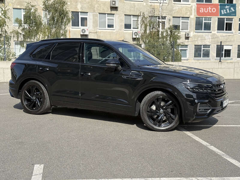 Позашляховик / Кросовер Volkswagen Touareg 2023 в Києві