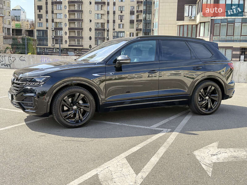 Позашляховик / Кросовер Volkswagen Touareg 2023 в Києві