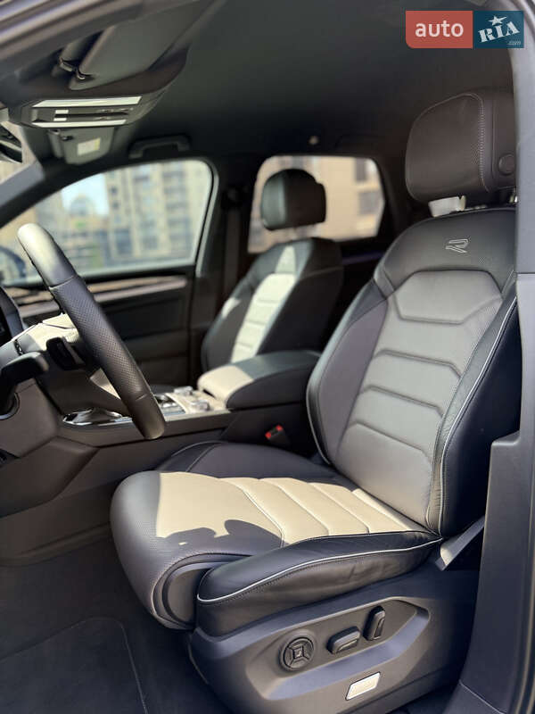 Позашляховик / Кросовер Volkswagen Touareg 2023 в Києві