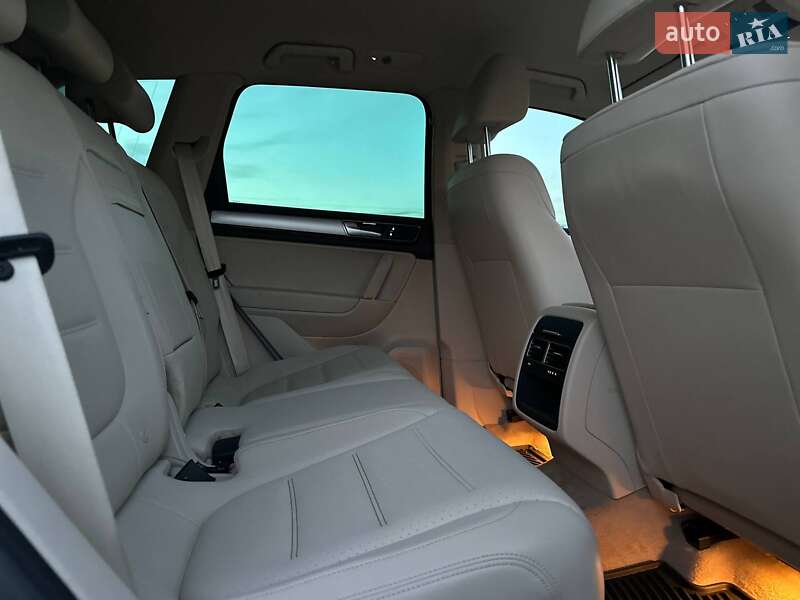 Внедорожник / Кроссовер Volkswagen Touareg 2016 в Тернополе фото 39 Внедорожник / Кроссовер Volkswagen Touareg 2016 в Тернополе