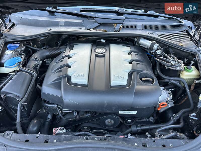 Внедорожник / Кроссовер Volkswagen Touareg 2008 в Хмельницком