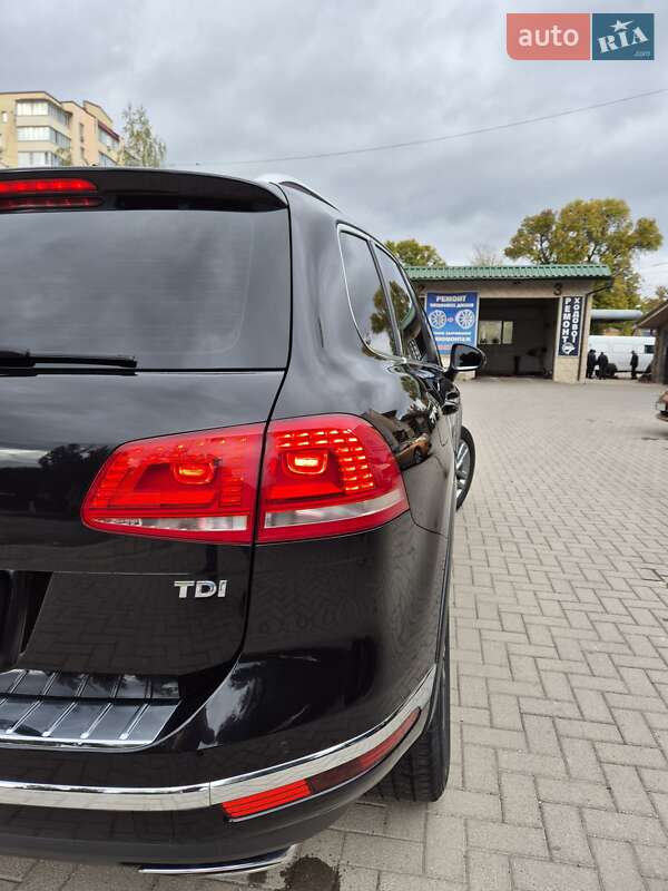 Внедорожник / Кроссовер Volkswagen Touareg 2014 в Каменец-Подольском