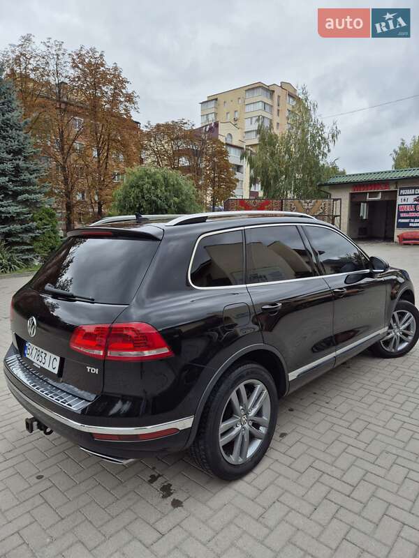 Внедорожник / Кроссовер Volkswagen Touareg 2014 в Каменец-Подольском