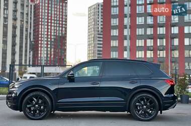 Внедорожник / Кроссовер Volkswagen Touareg 2021 в 