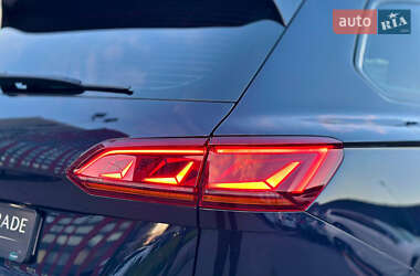 Внедорожник / Кроссовер Volkswagen Touareg 2021 в 