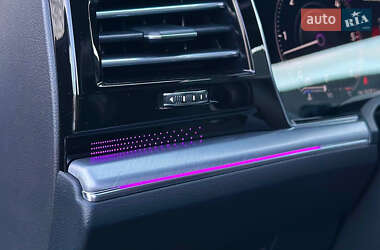 Внедорожник / Кроссовер Volkswagen Touareg 2021 в 