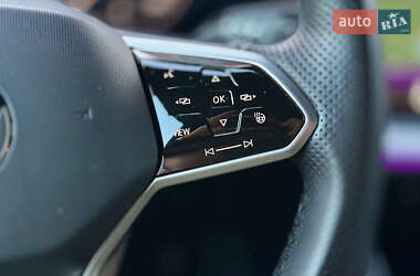 Внедорожник / Кроссовер Volkswagen Touareg 2021 в 