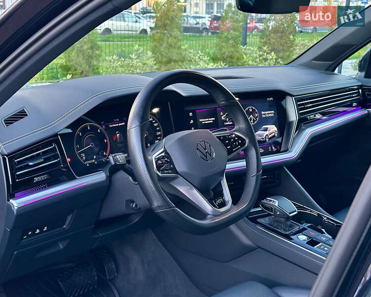 Позашляховик / Кросовер Volkswagen Touareg 2021 в Києві фото 43 Позашляховик / Кросовер Volkswagen Touareg 2021 в Києві