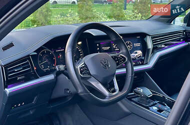 Внедорожник / Кроссовер Volkswagen Touareg 2021 в 